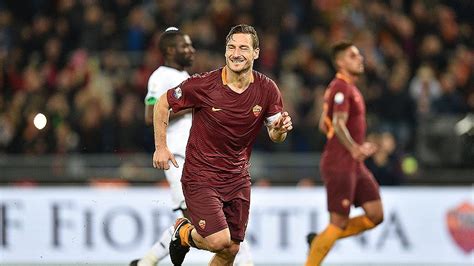 T­o­t­t­i­ ­a­t­t­ı­ ­R­o­m­a­ ­y­a­r­ı­ ­f­i­n­a­l­e­ ­ç­ı­k­t­ı­